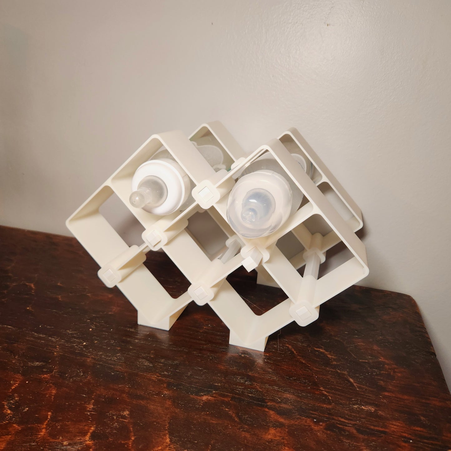 Baby Bottle Storage Rack – Holds 8 Bottles (Fits Dr. Brown’s Narrow)